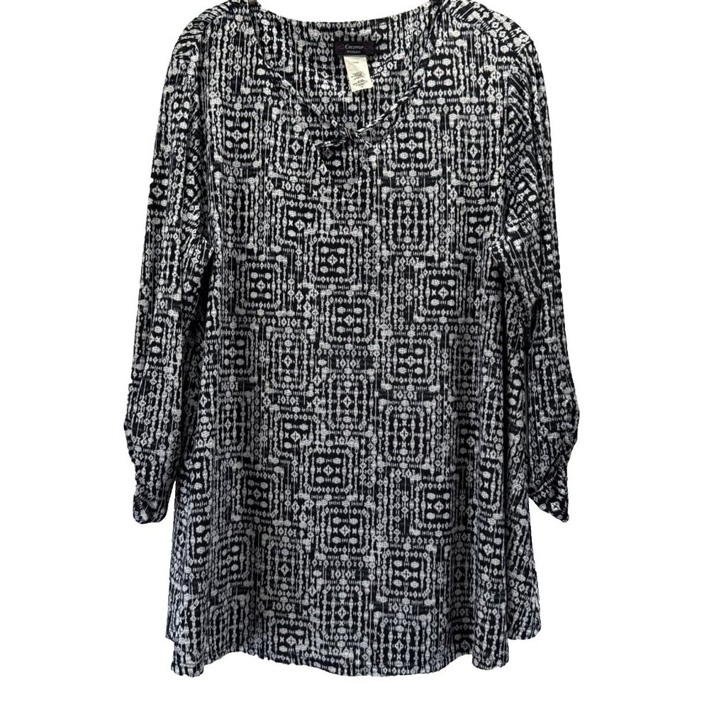 Cocomo Women's Top Size 1X Black White Ruched 3/4 Sleeves Criss Cross Neckline